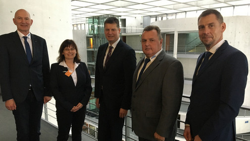 Gruppenbild der Bundesleitung BSBD mit dem Bundestagsabgeordneten Axel Müller (CDU)